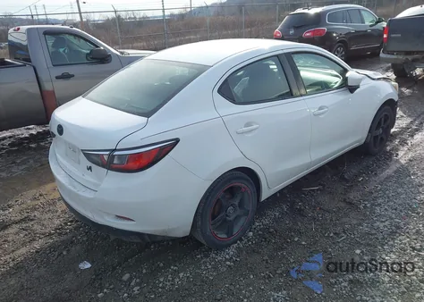 2018 Toyota Yaris Ia из США, поврежденный, VIN 3MYDLBYV0JY328886